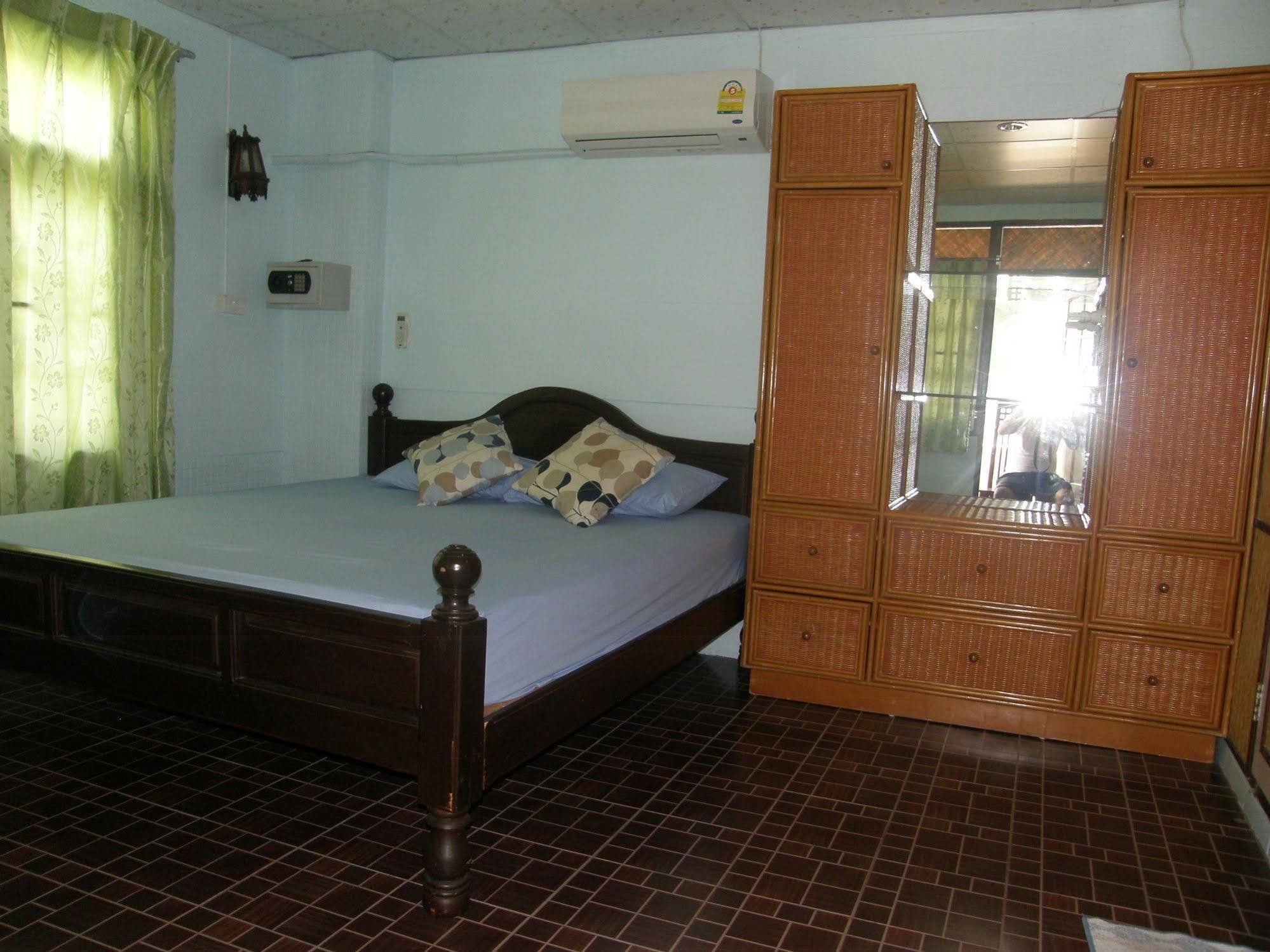 Anchana House Джомтиен Бийч Екстериор снимка