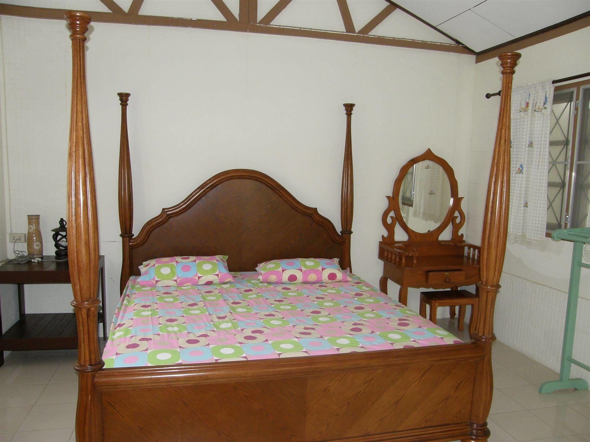 Anchana House Джомтиен Бийч Екстериор снимка