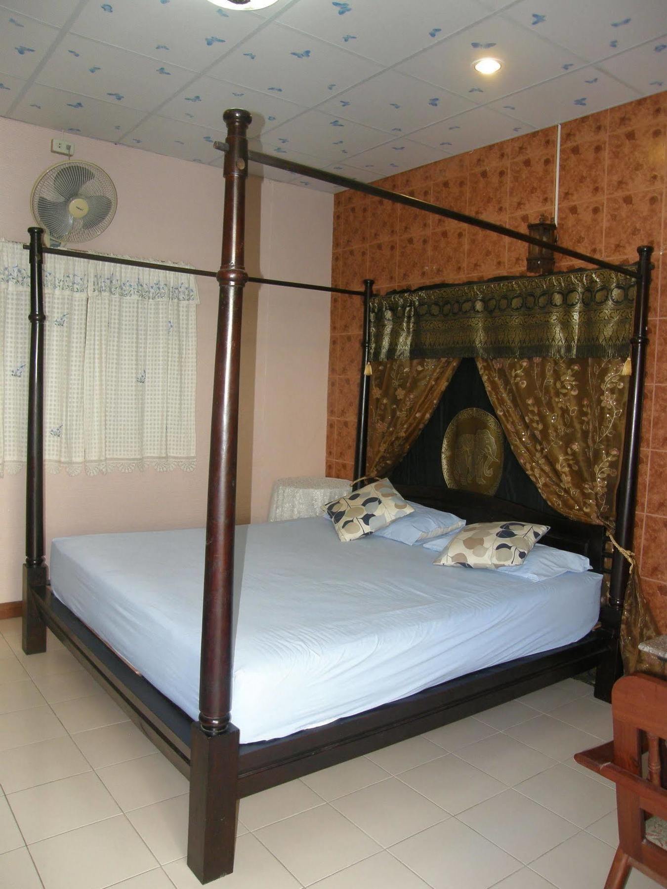 Anchana House Джомтиен Бийч Екстериор снимка